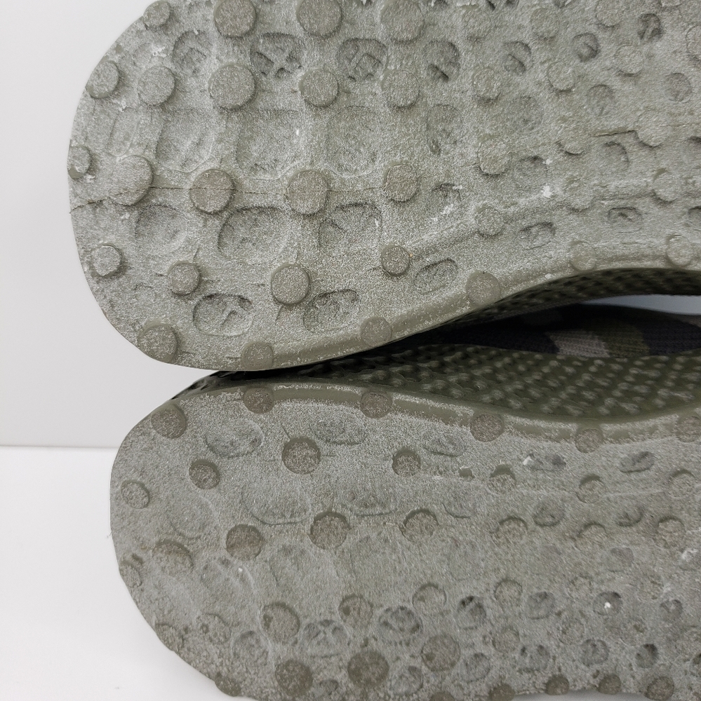 Blondo Sarah Thick Waterproof Camo Material Pull On Stretch Ankle Sneakers sz 9M - Picture 8 of 9